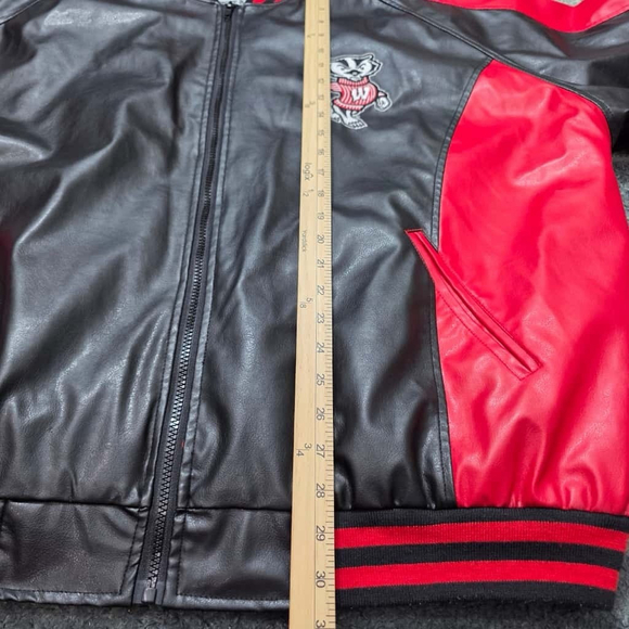 Vintage Wisconsin Badgers Steve & Barry’s FAUX Leather Jacket NCAA Men’s XXL - Picture 9 of 9